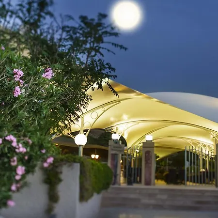 منتجع توسان بيتش - شامل كليًا