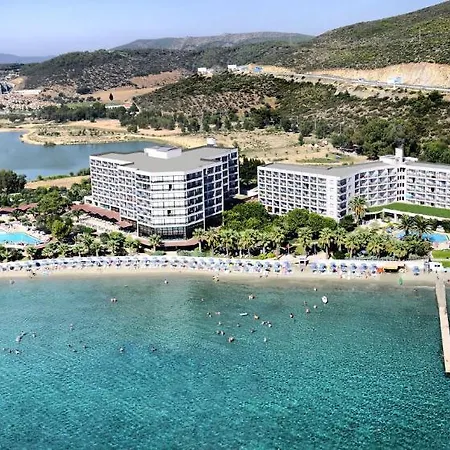 توسان بيتش - شامل كليًا منتجع 5*