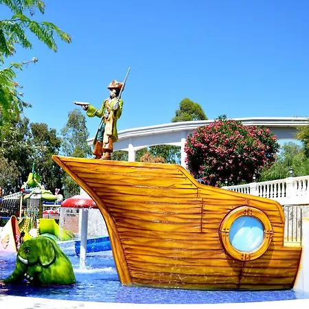 توسان بيتش - شامل كليًا منتجع كوشاداسيه