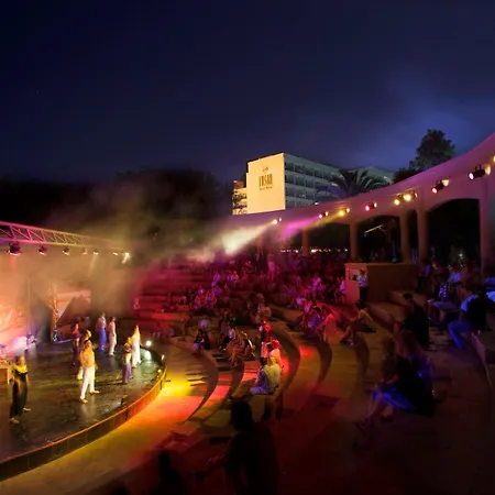 توسان بيتش - شامل كليًا كوشاداسيه