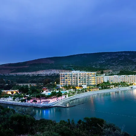 توسان بيتش - شامل كليًا