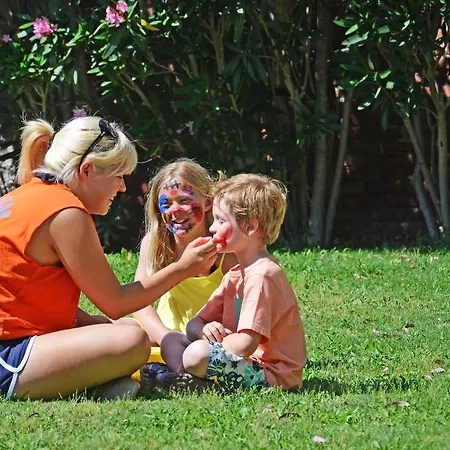 توسان بيتش - شامل كليًا 5*