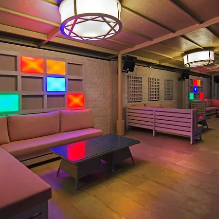 توسان بيتش - شامل كليًا منتجع كوشاداسيه