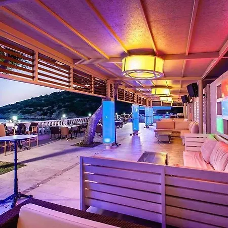 图尚海滩度假全包酒店 5*