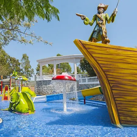 Tusan Semesteranläggning (resort) 5*